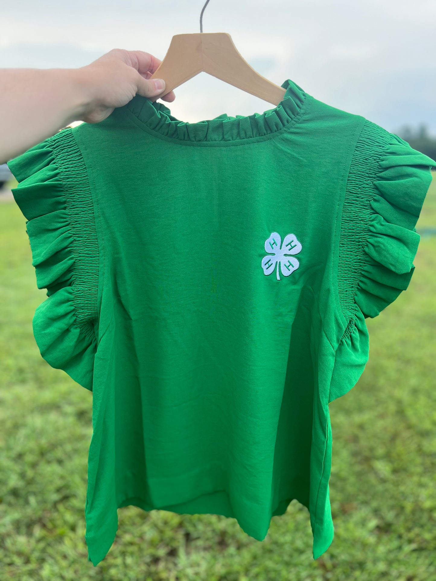 4-H green Women’s ruffle sleeve top
