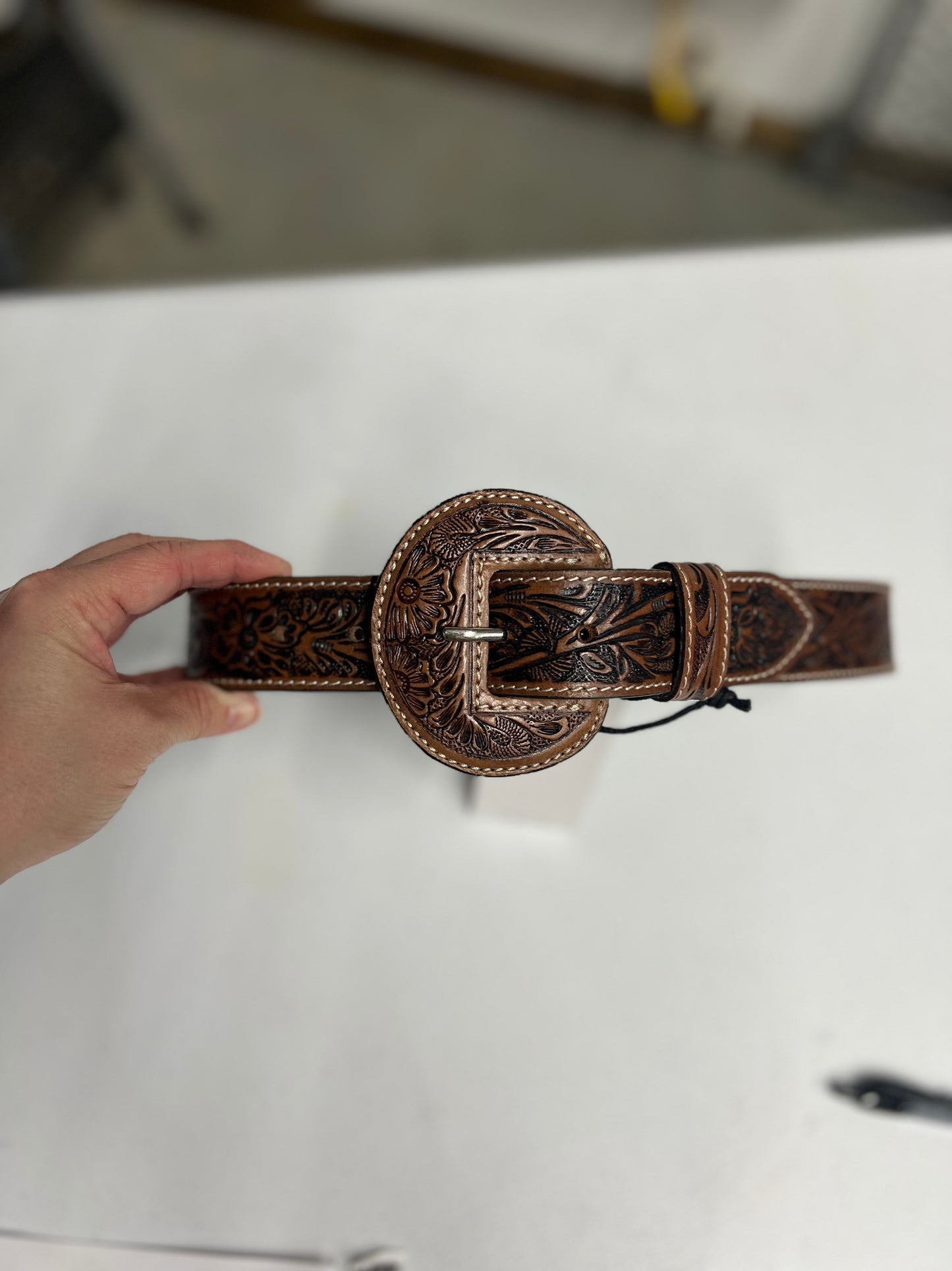 Tooled belt size small